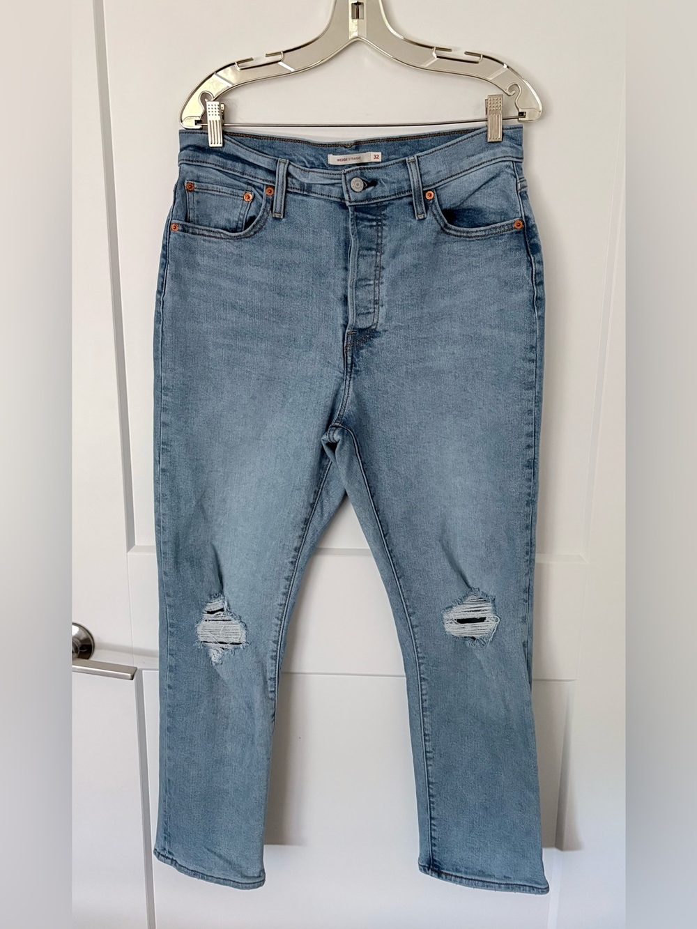 Levi’s Wedgie Straight Distressed High Rise Jeans - Size 32